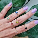Bague Fine Dorée avec Pierre Colorée