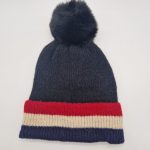 Bonnet en maille tricolore avec pompon
