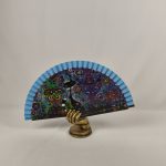 Éventail en bois motif "Chat Noir et Fleurs" – Bleu